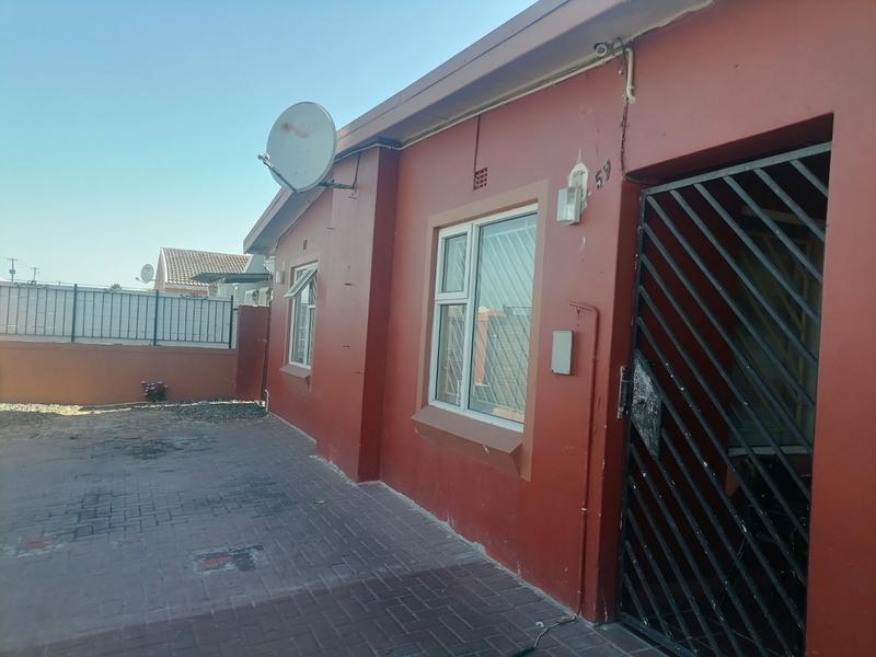 5 Bedroom Property for Sale in Sunbird Park Western Cape